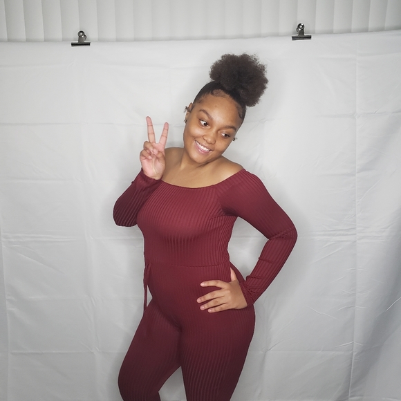 Burgundy jumpsuit - Picture 3 of 3